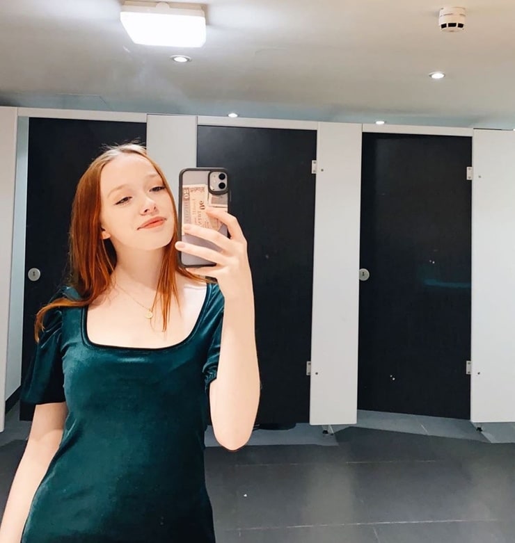 Amybeth McNulty