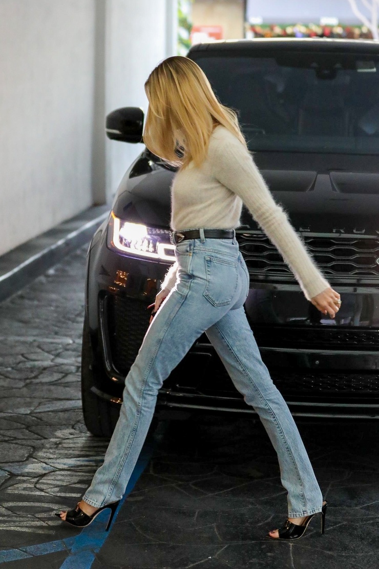 Hailey Baldwin