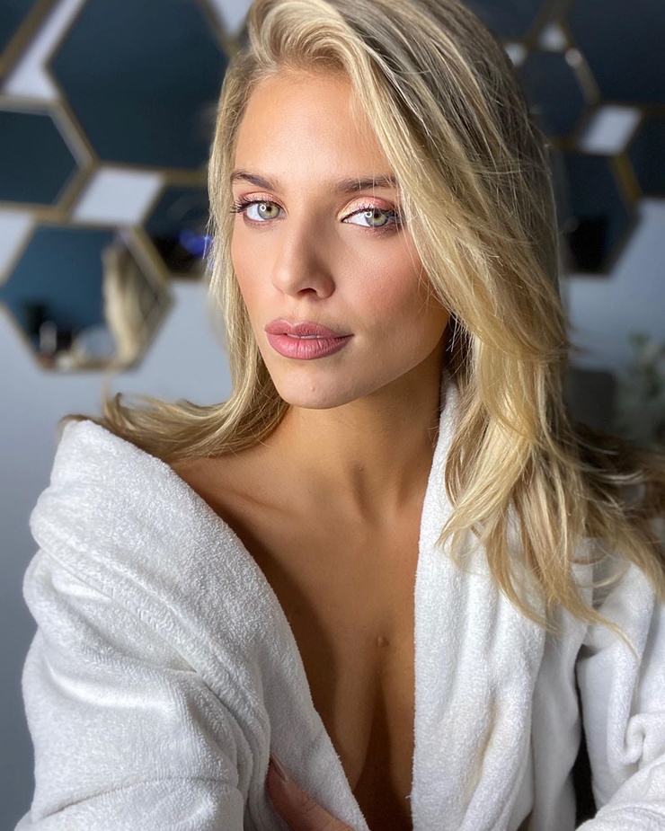 AnnaLynne McCord AnnaLynne McCord