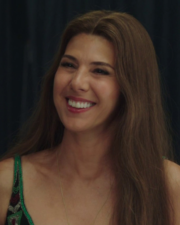 May Parker (Marisa Tomei)