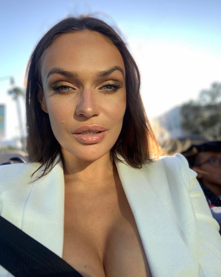 Alena Vodonaeva Alena Vodonaeva