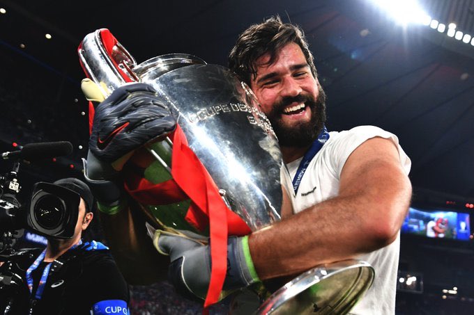 Alisson (footballer)