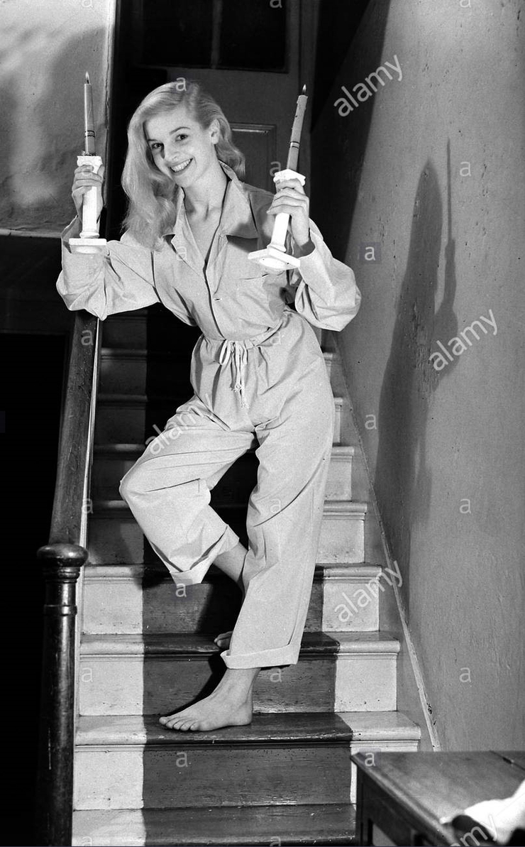 Leslie Summers