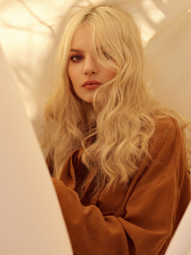 Nastya Zhuleva Nastya Zhuleva