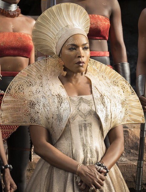 Ramonda (Angela Bassett)