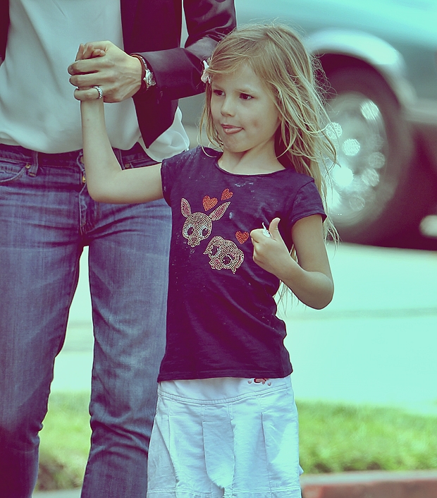 Violet Affleck