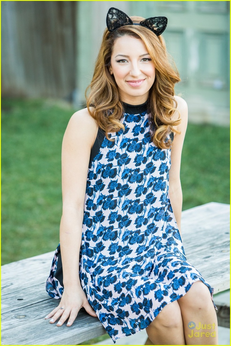 Vanessa Lengies Vanessa Lengies