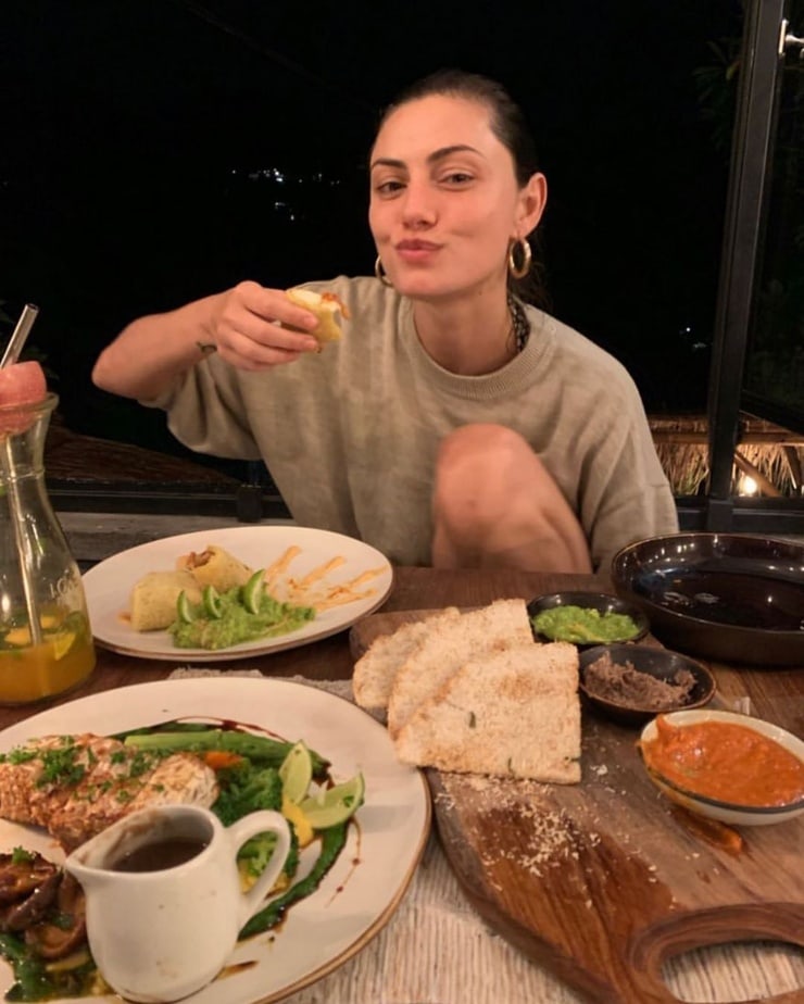 Phoebe Tonkin