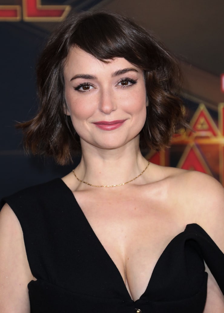 Milana Vayntrub