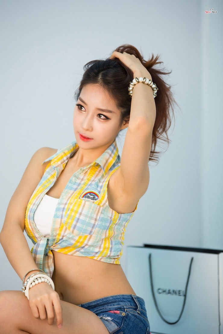 EUN JI-YE