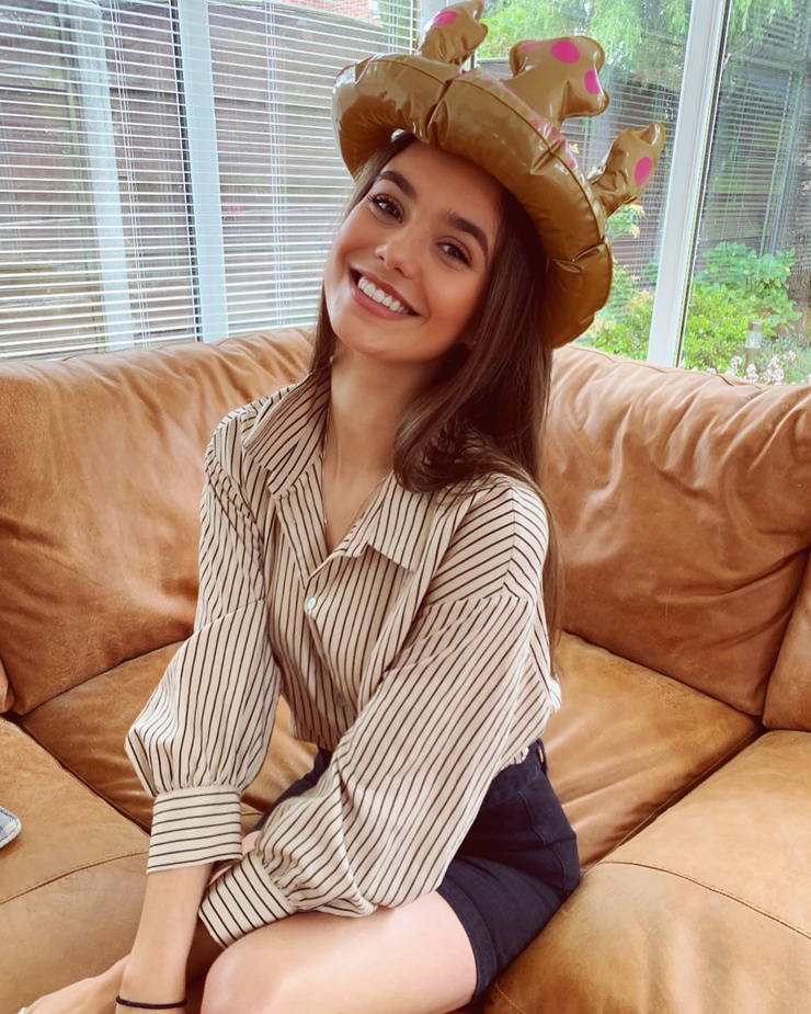 Natalie Taylor Natalie Taylor