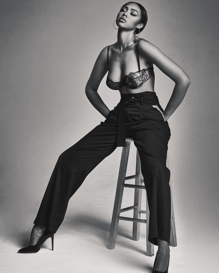 Bella Harris Bella Harris