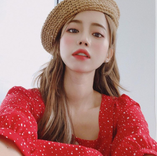 Una Jung