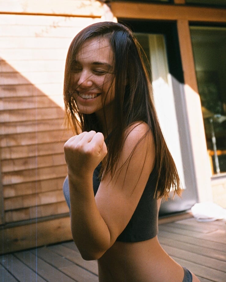 Alexis Ren