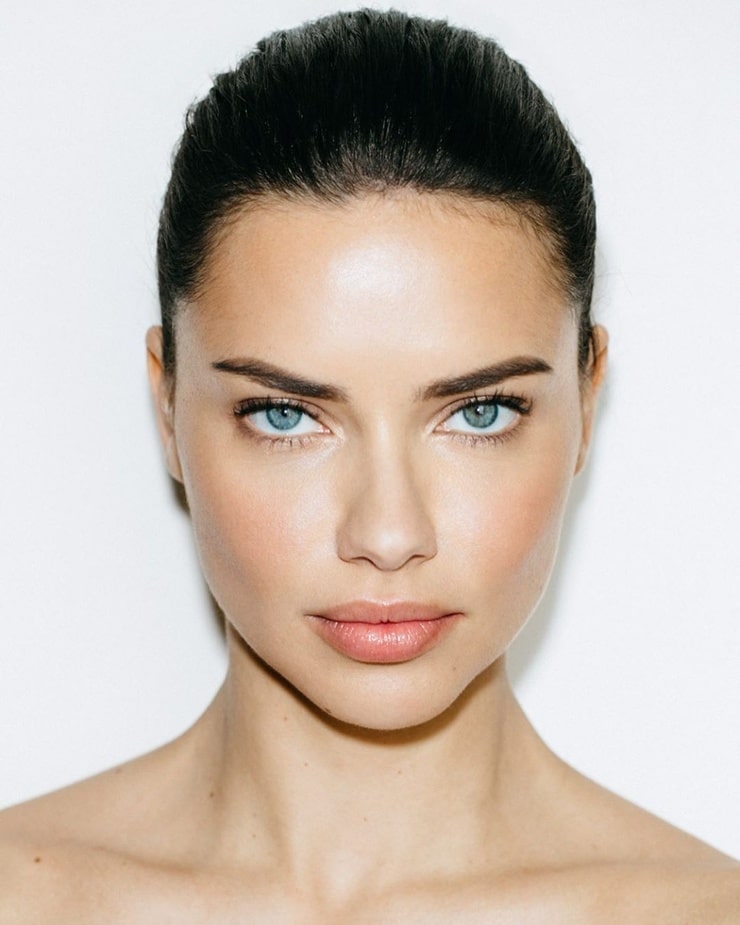 Picture of Adriana Lima