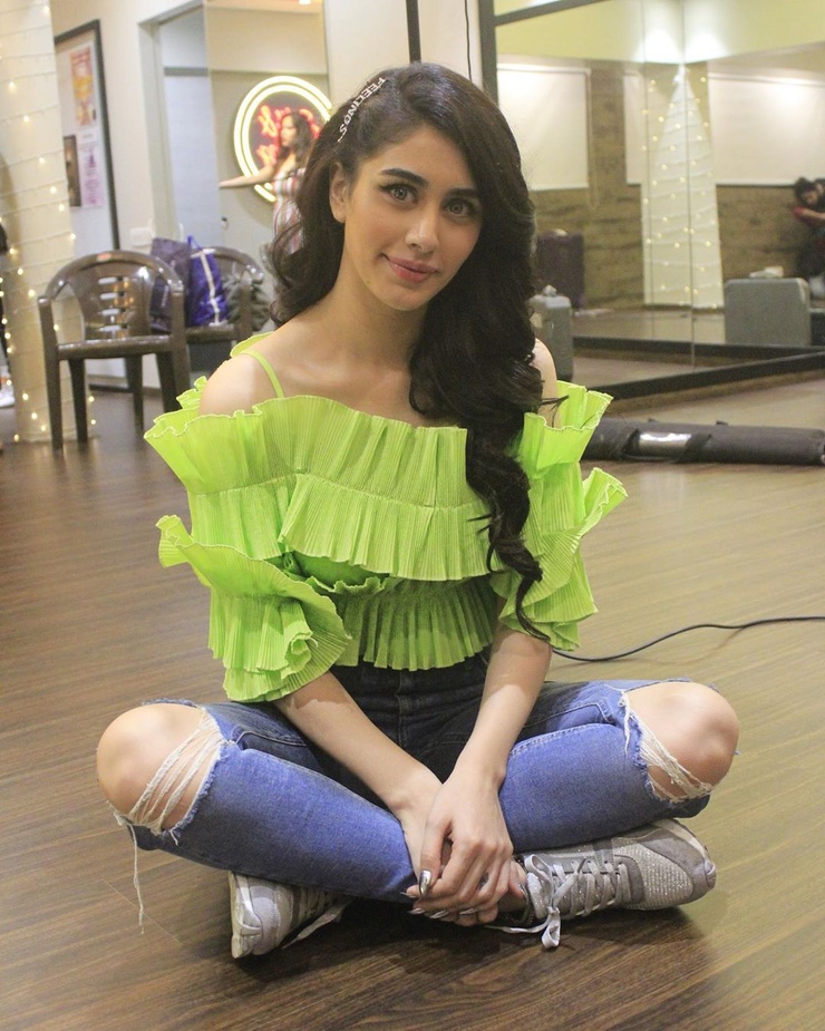 Warina Hussain Warina Hussain