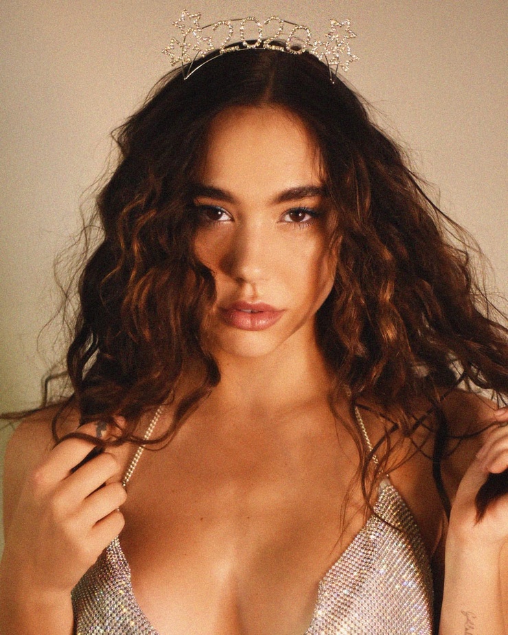 Alexis Ren Alexis Ren