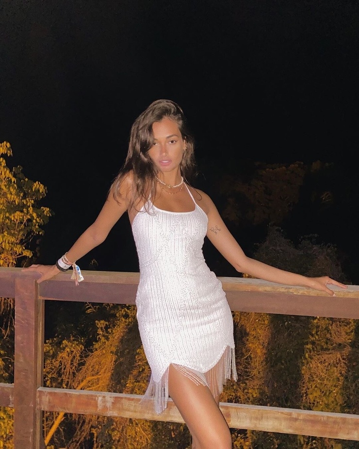 Gizele Oliveira Gizele Oliveira