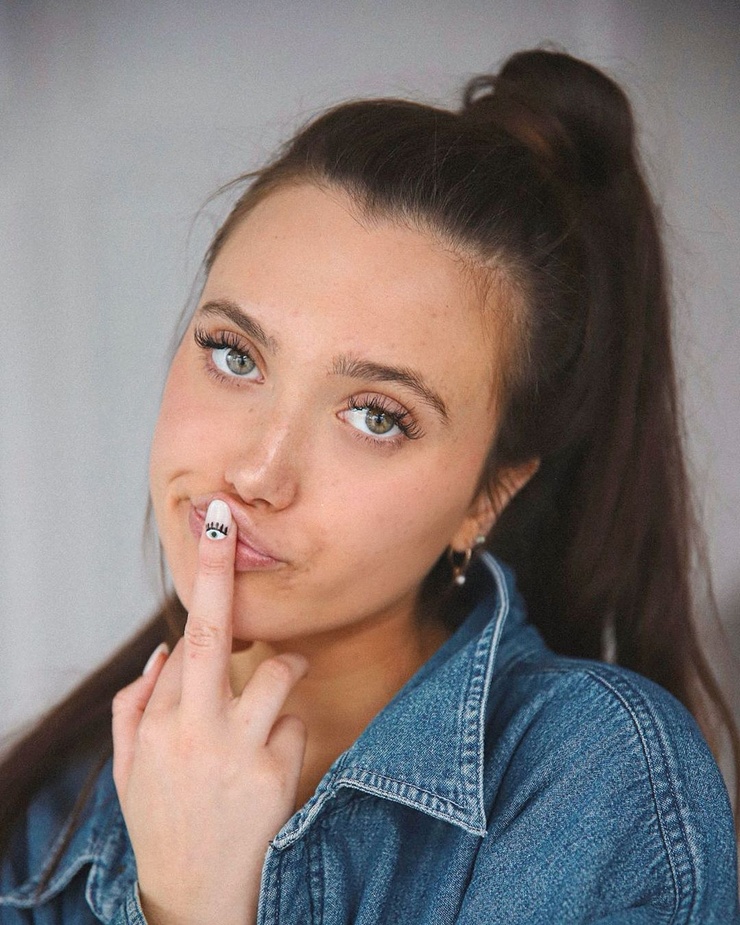 Hannah Meloche Hannah Meloche