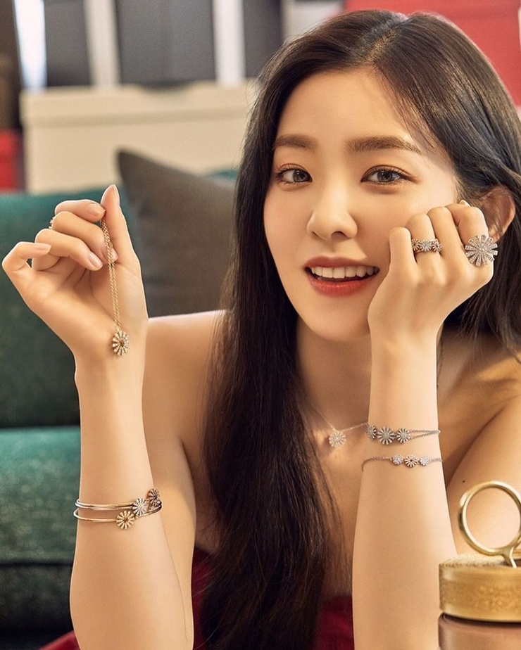Irene (Bae Ju Hyun) Irene (Bae Ju Hyun)