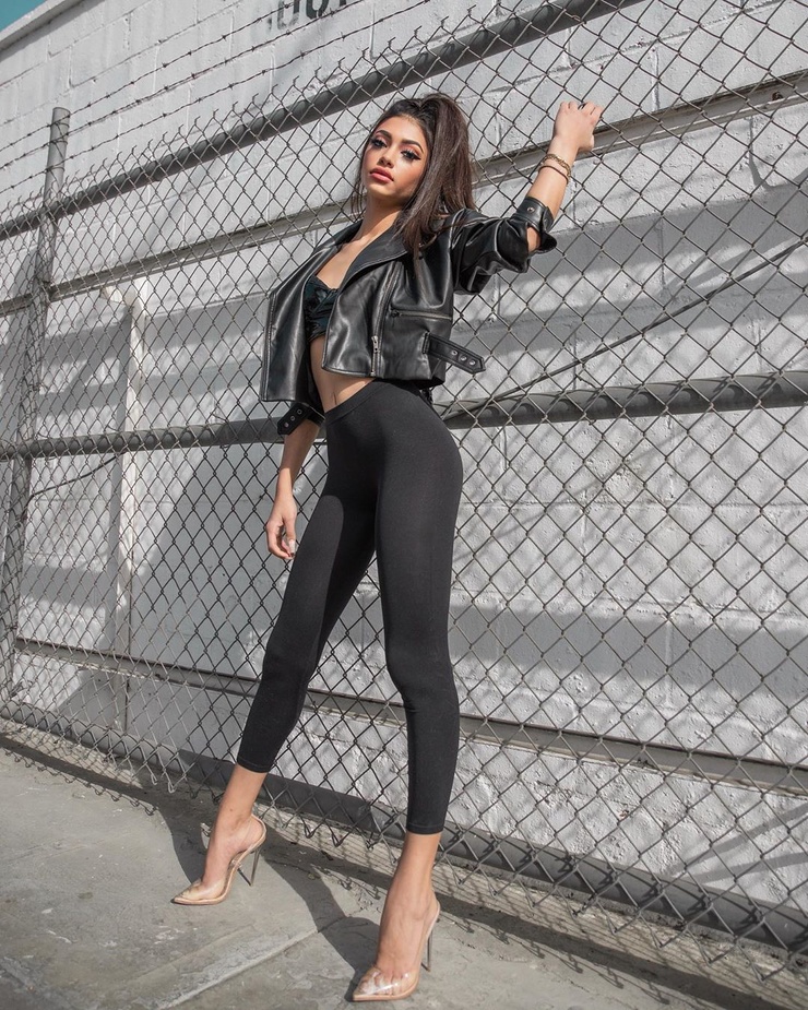 picture-of-alanna-panday