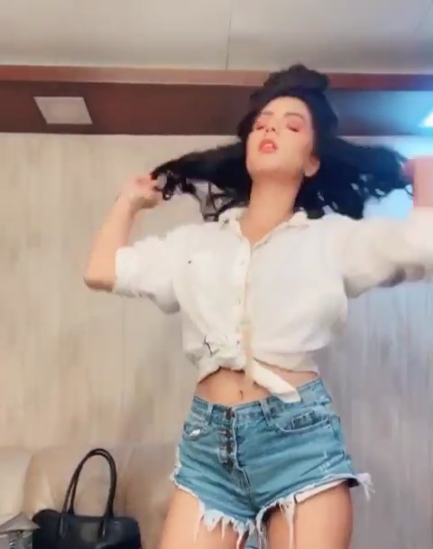 Ruhi Singh Ruhi Singh