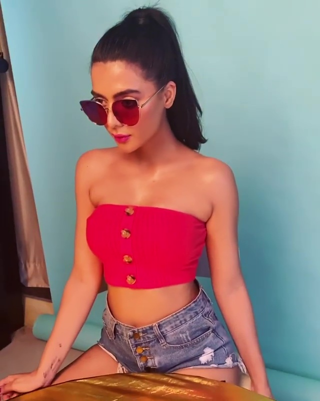 Ruhi Singh