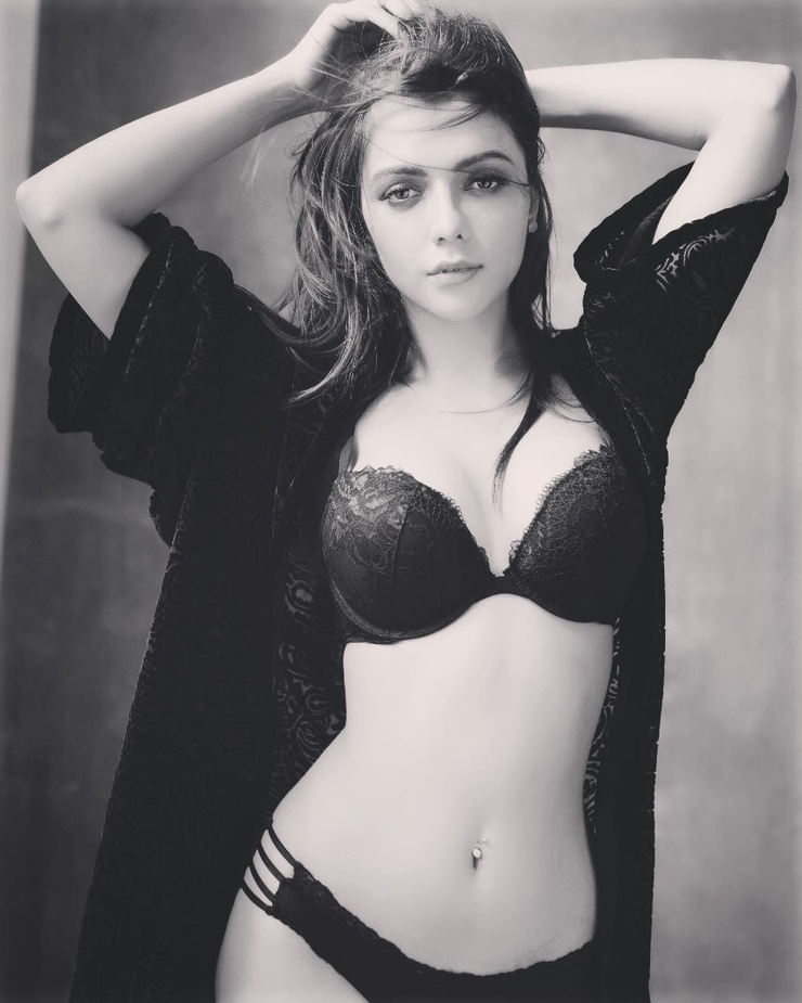 Ruhi Singh Ruhi Singh