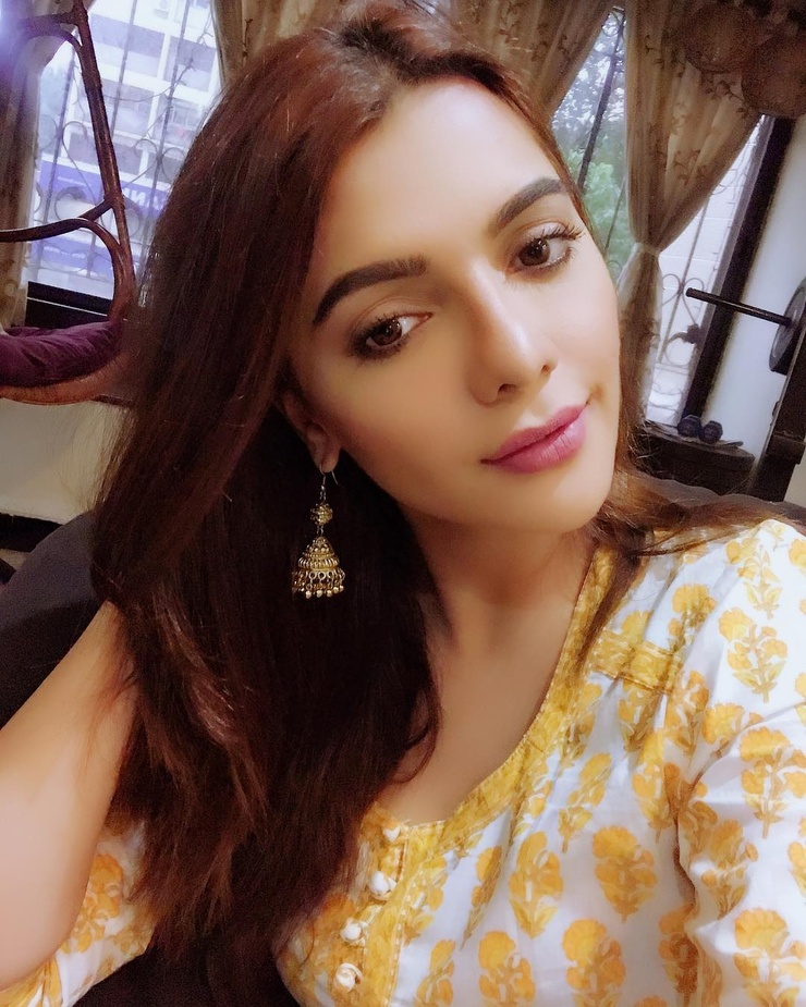 Ruhi Singh Ruhi Singh