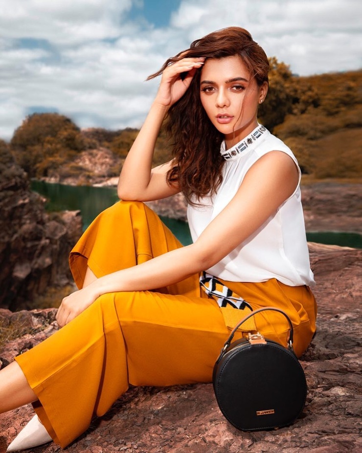 Ruhi Singh