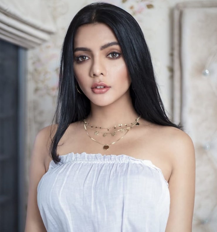 Ruhi Singh Ruhi Singh