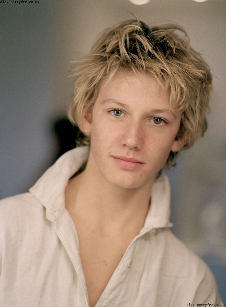 Alex Pettyfer
