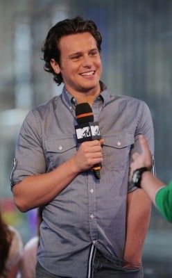 Jonathan Groff