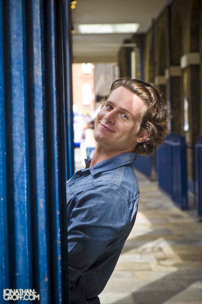 Jonathan Groff
