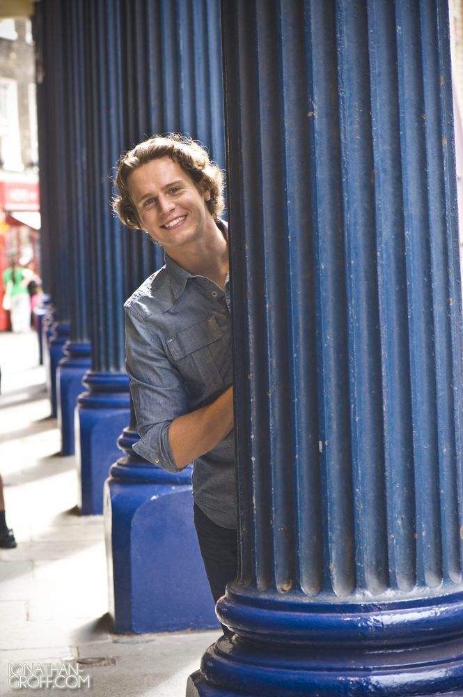 Jonathan Groff