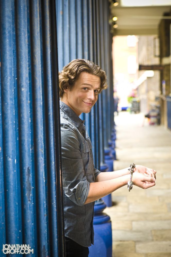 Jonathan Groff