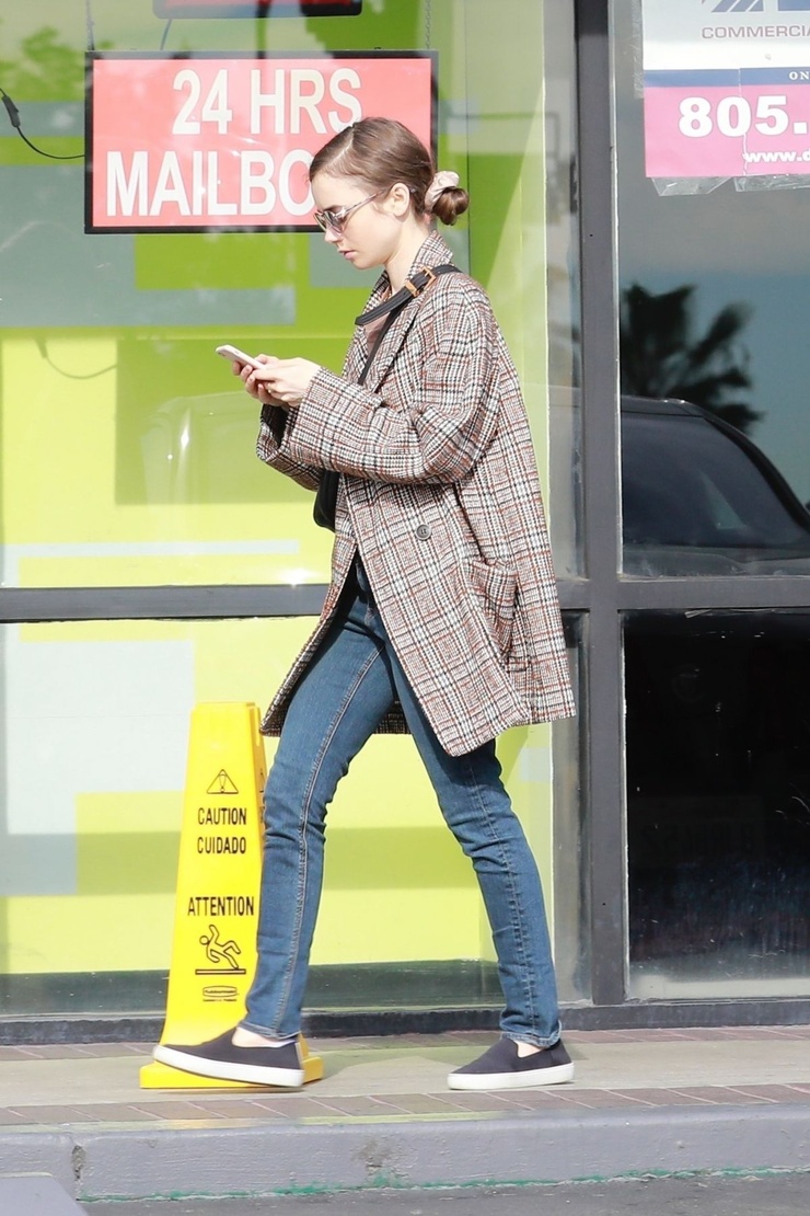Lily Collins