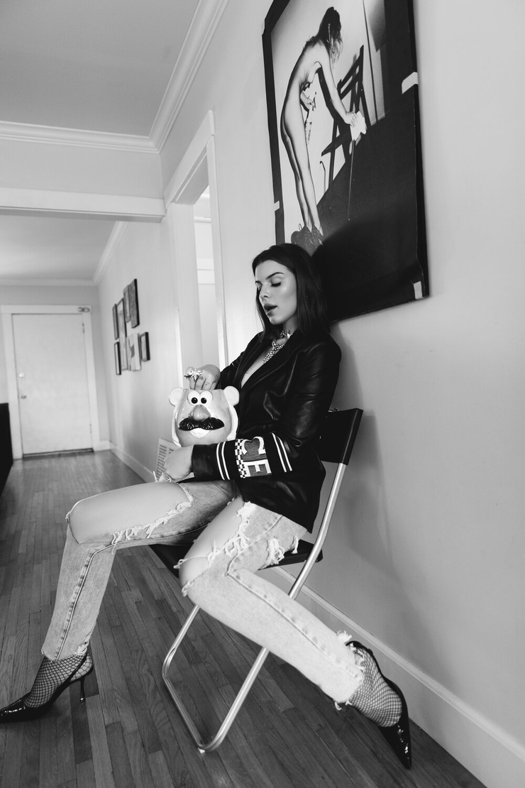 Julia Fox