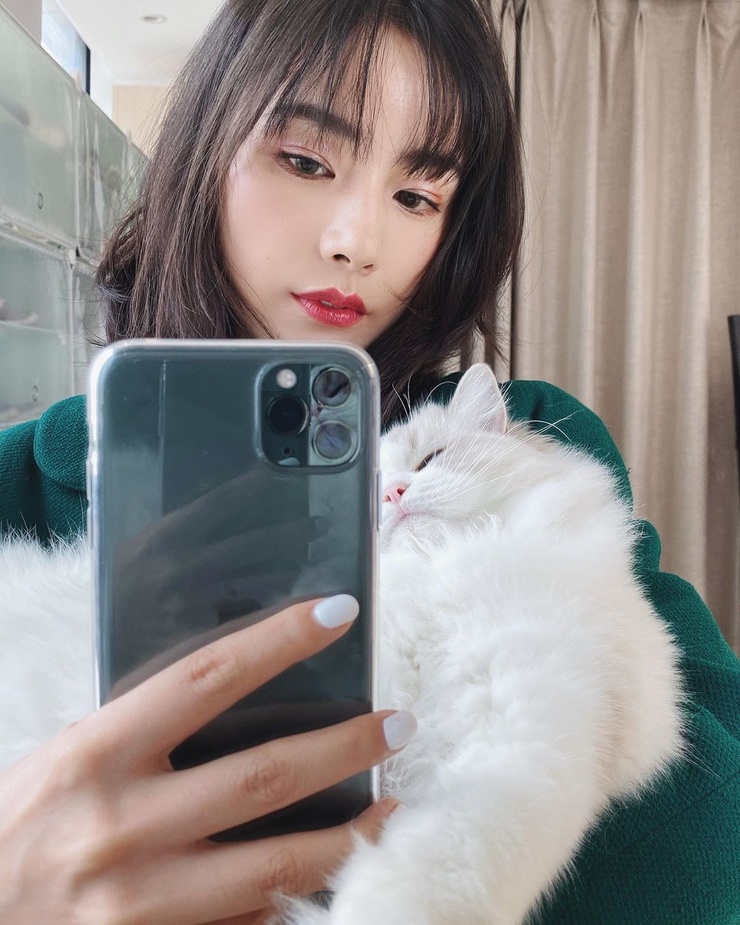 Chen Nuan Yang Chen Nuan Yang