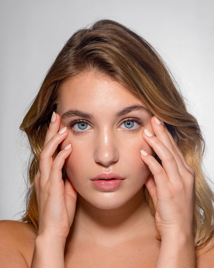 Sophie Nélisse Sophie Nélisse