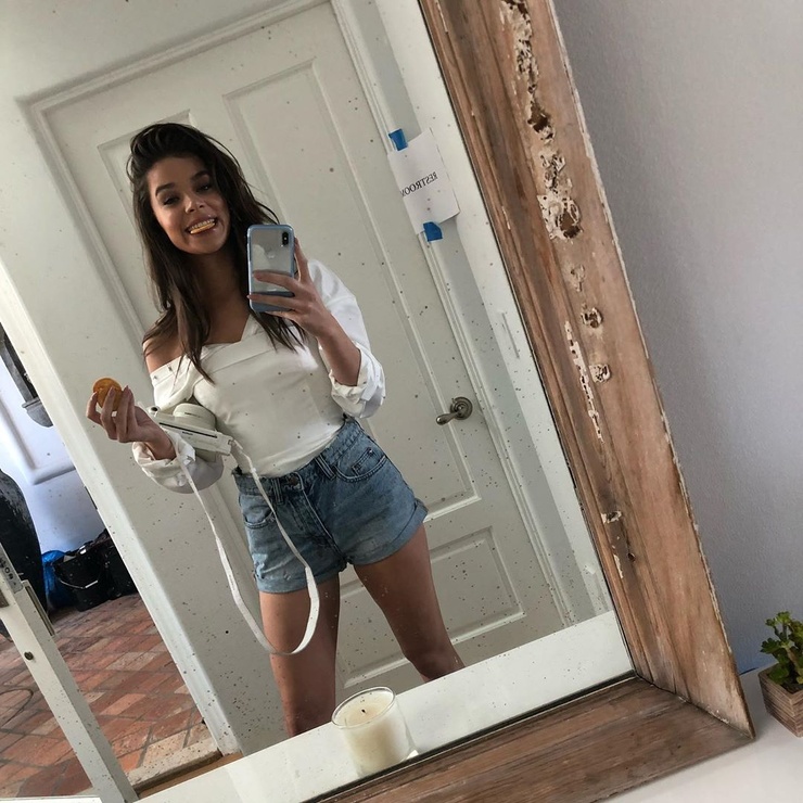 Hailee Steinfeld Hailee Steinfeld