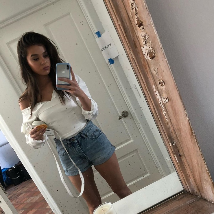 Hailee Steinfeld Hailee Steinfeld