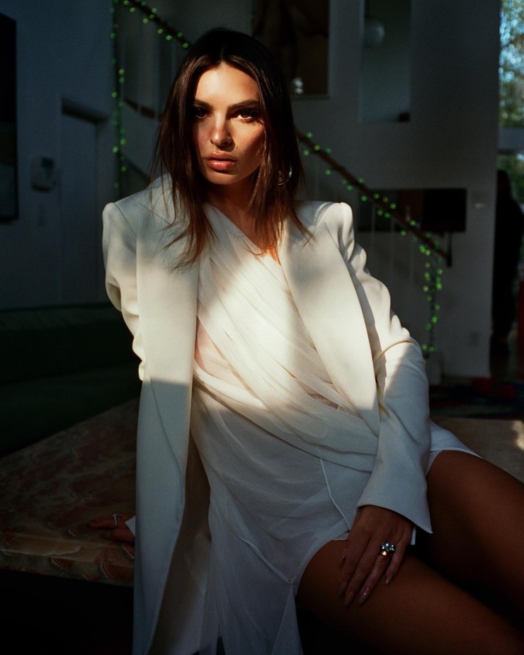 Emily Ratajkowski