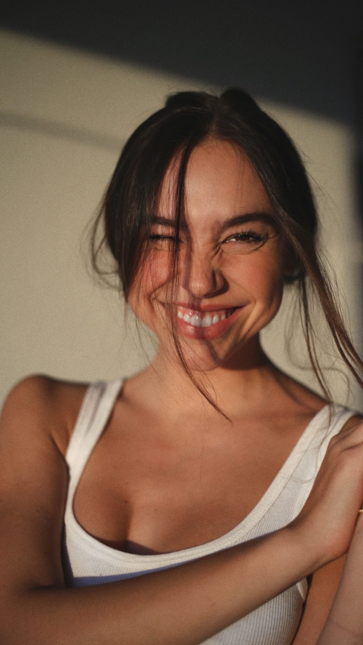 Alexis Ren Alexis Ren