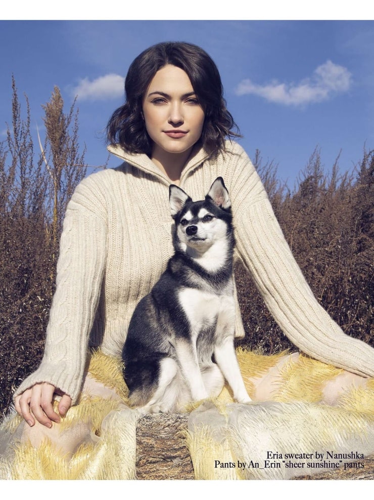 Violett Beane