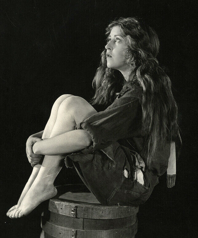 Gloria Grey