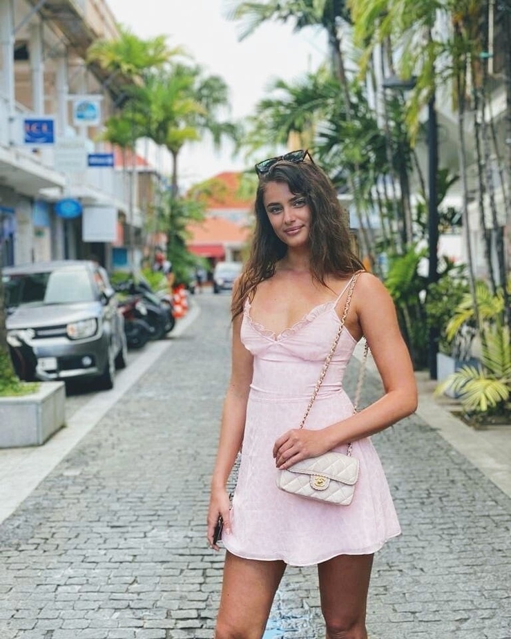 Taylor Marie Hill Taylor Marie Hill