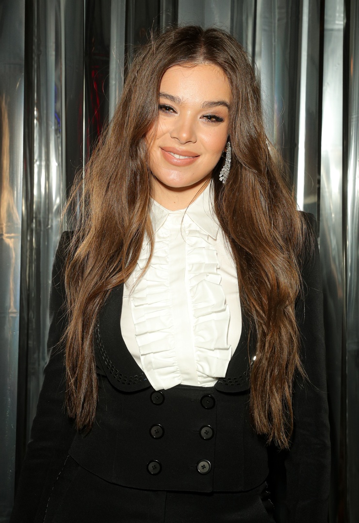 Hailee Steinfeld Hailee Steinfeld