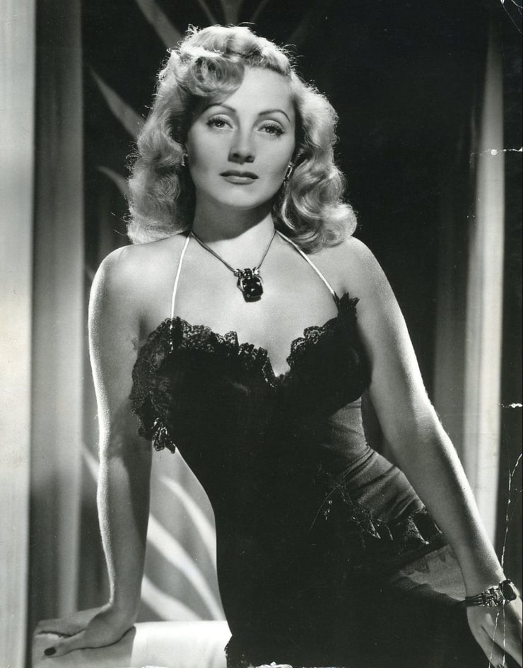 Diana Lewis
