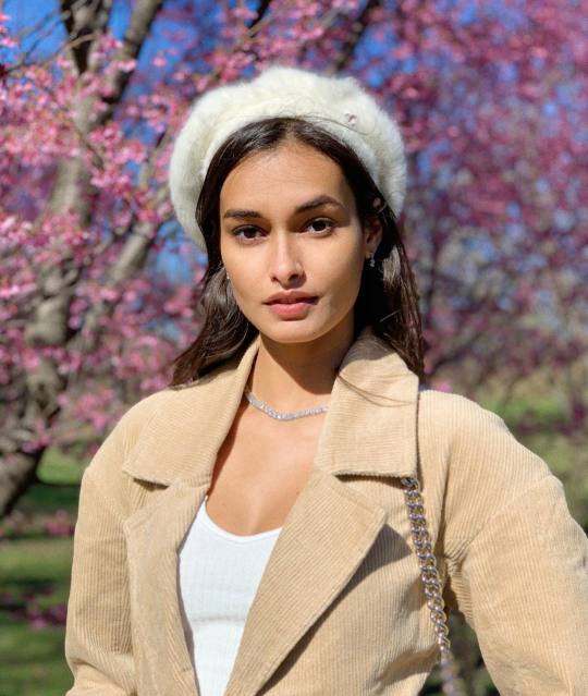 Gizele Oliveira Gizele Oliveira